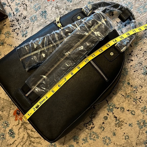 NWT JW Hulme Emma Convertible Black Leather Backpack - Picture 9 of 16